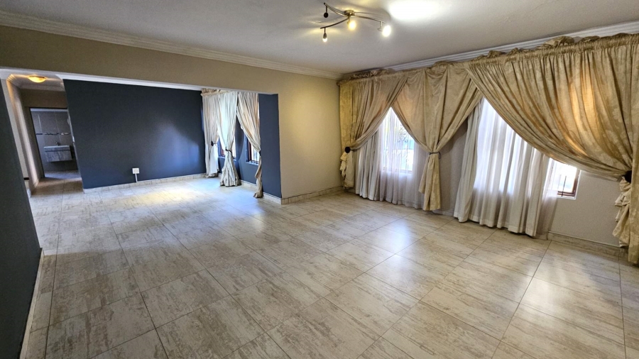 4 Bedroom Property for Sale in Melodie North West